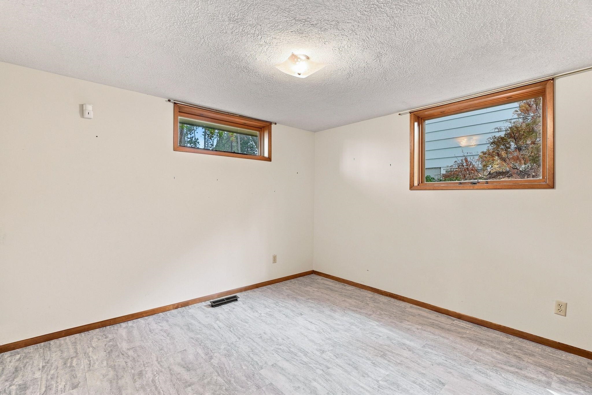 2639 E 39th Ave - Photo 30