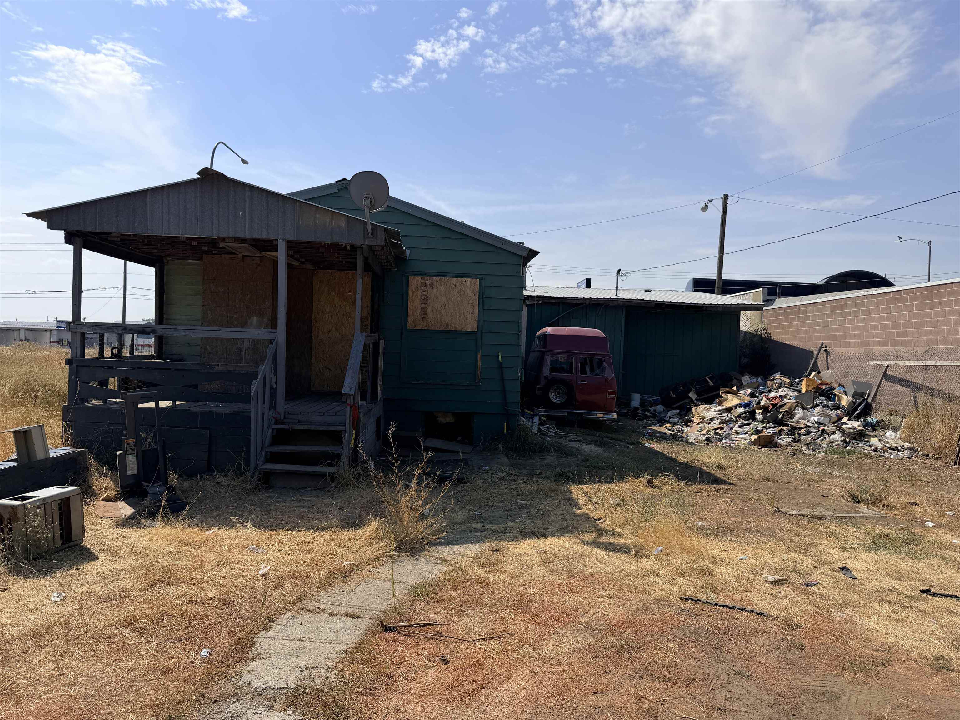 13028 W Sunset Hwy - Photo 2