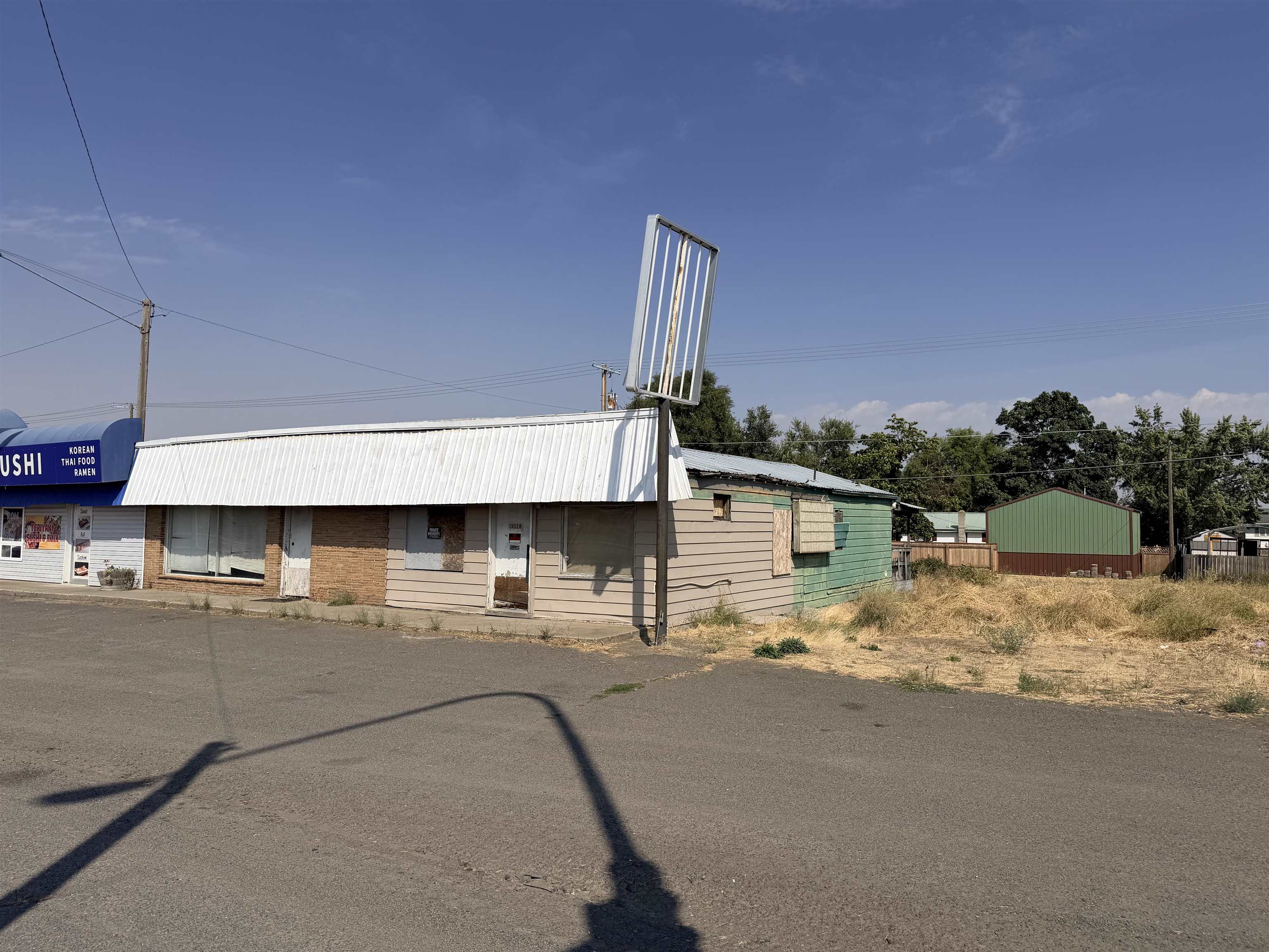 13028 W Sunset Hwy - Photo 1