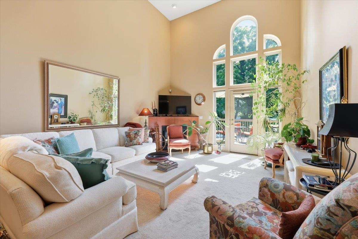 3107 S Winthrop Ln - Photo 2