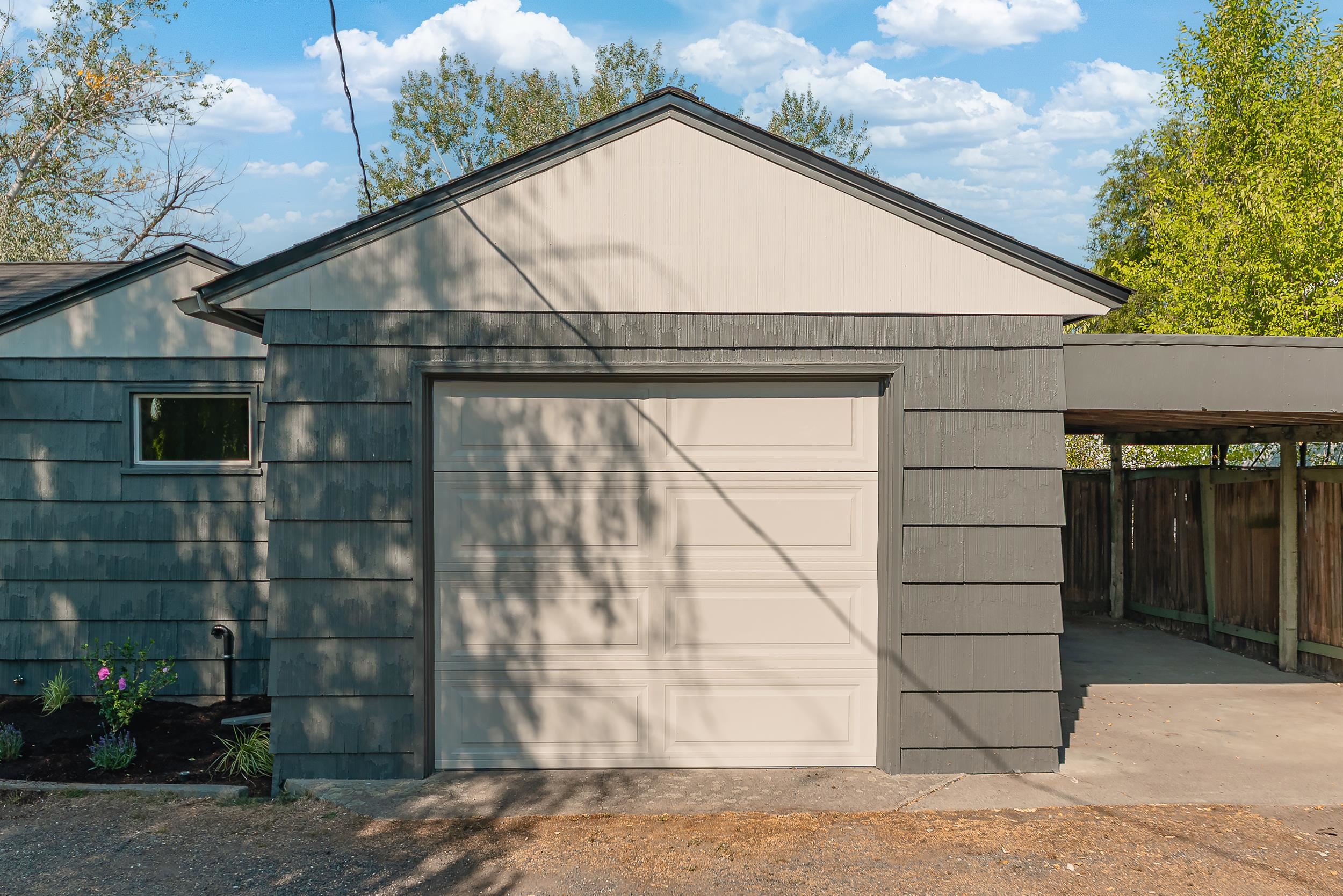 9817 N Colfax Rd - Photo 18