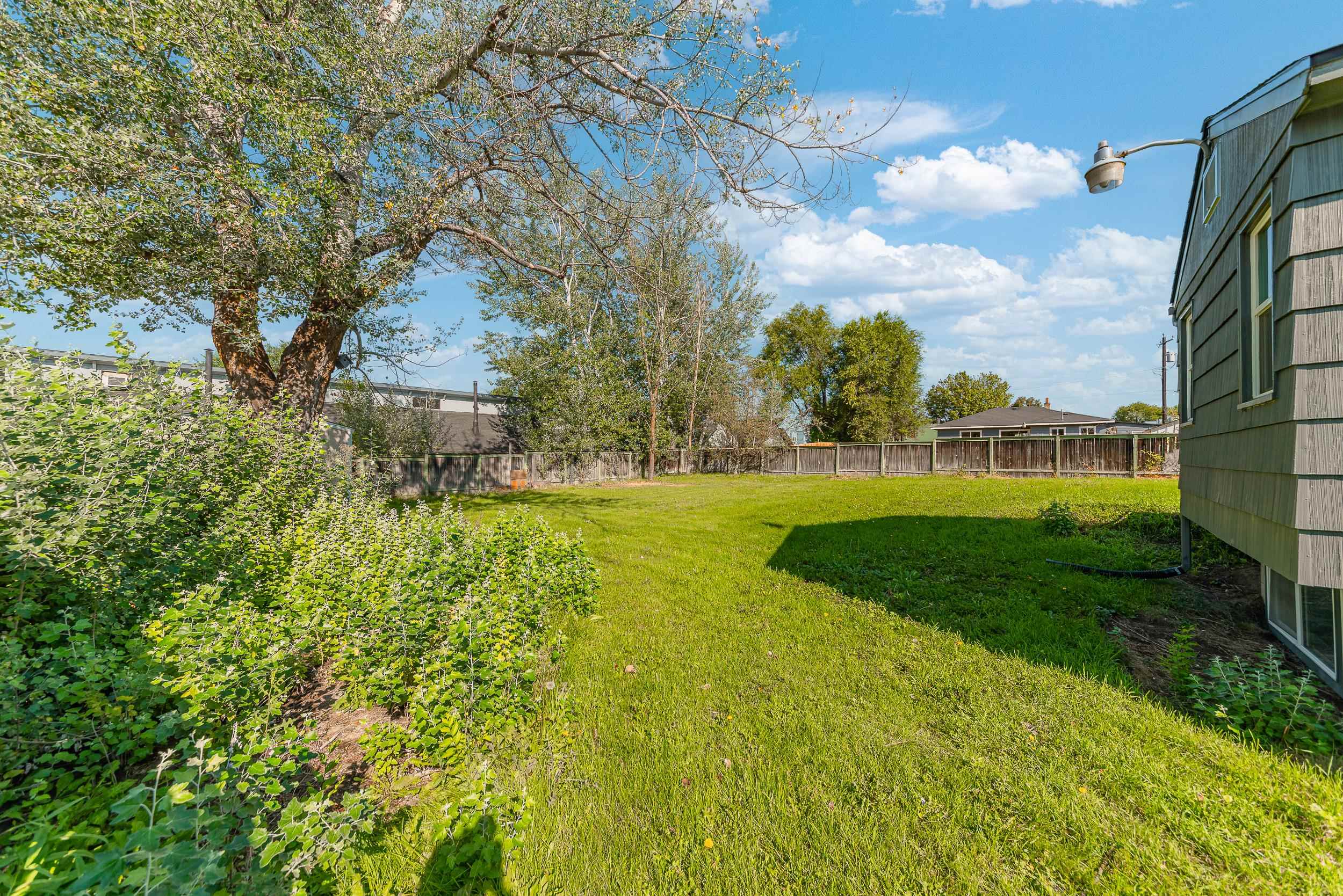 9817 N Colfax Rd - Photo 45
