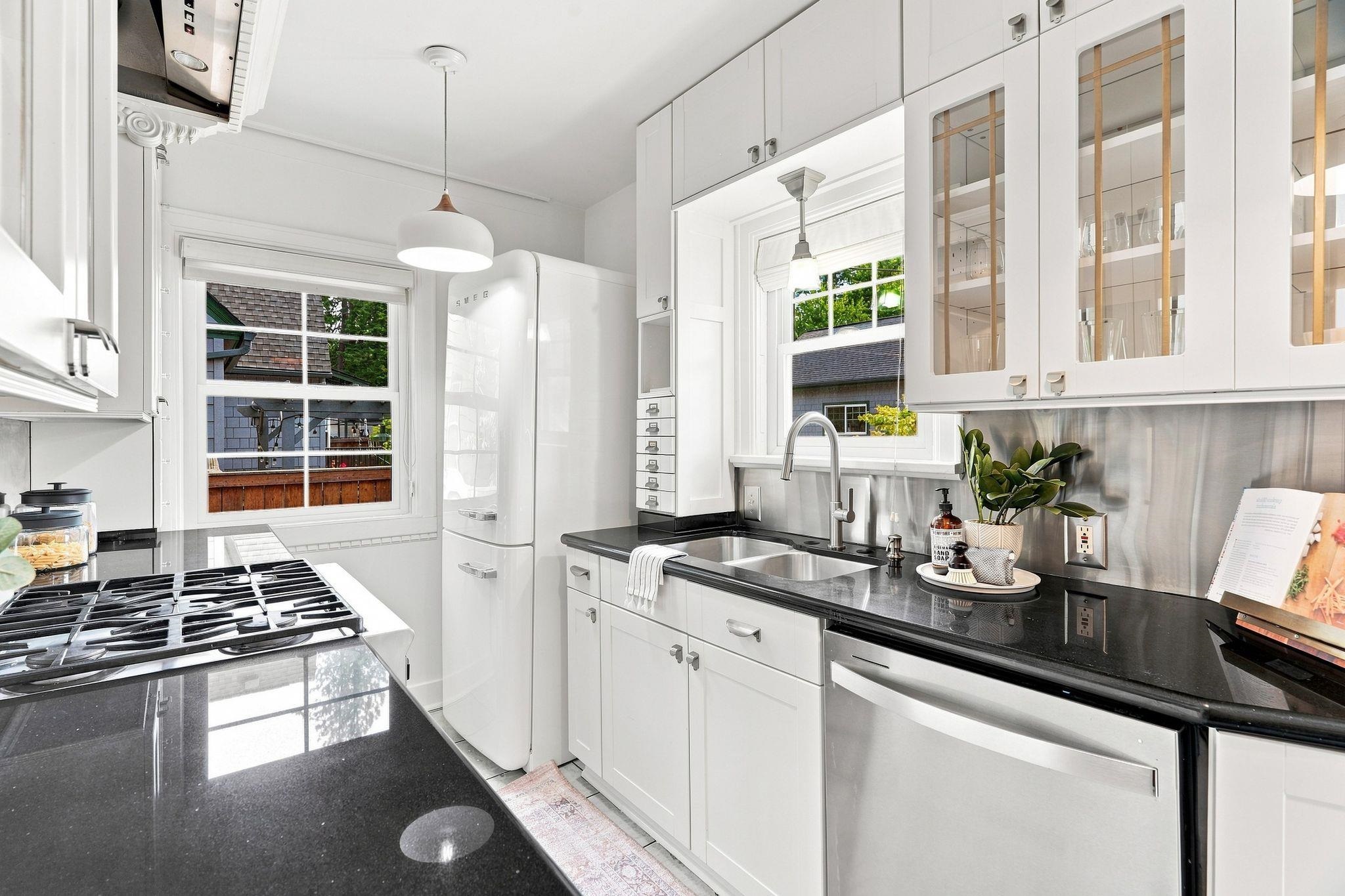 607 W 26th Ave - Photo 9