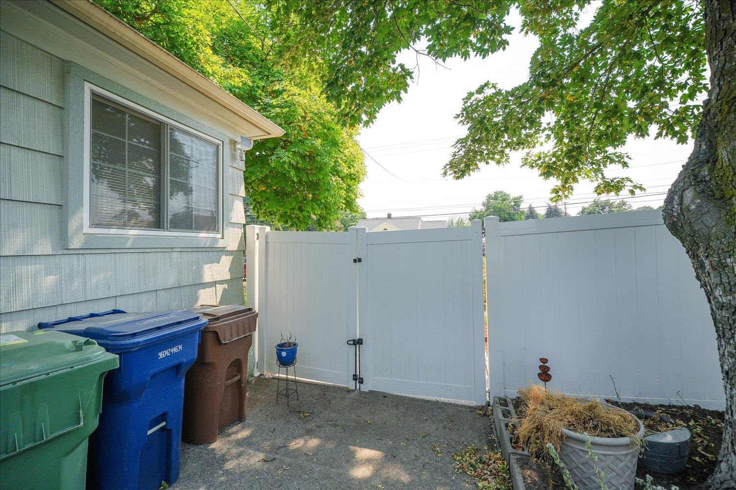 2725 E Nora Ave - Photo 30
