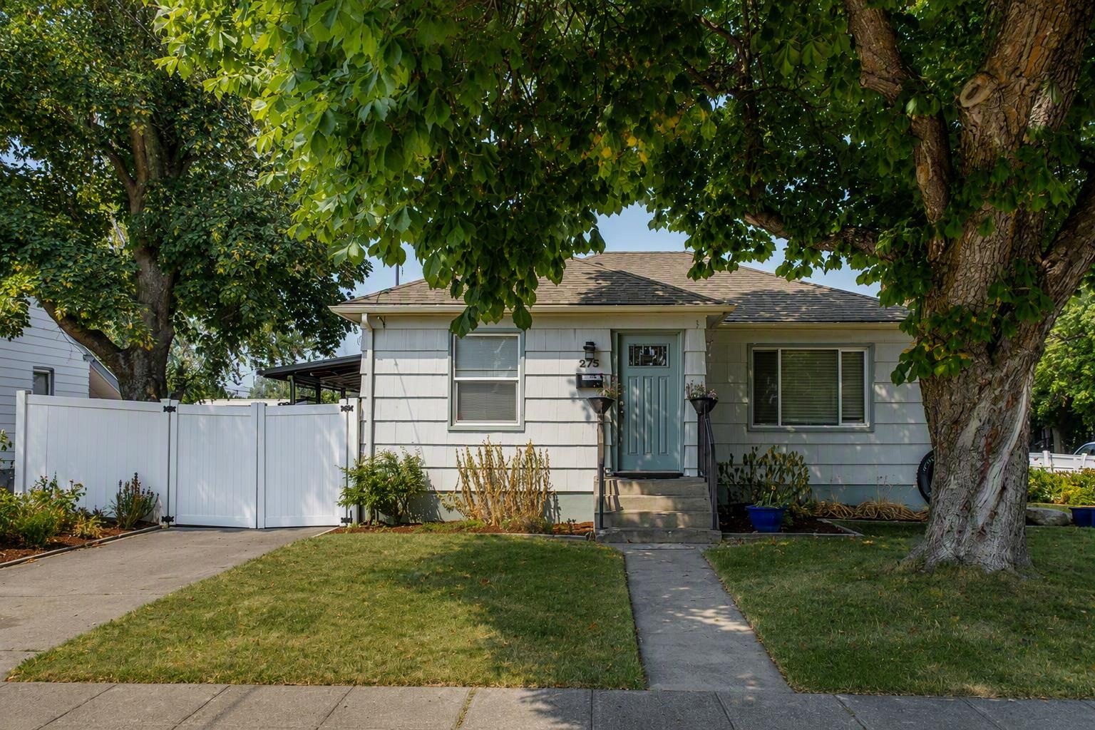 2725 E Nora Ave - Photo 2