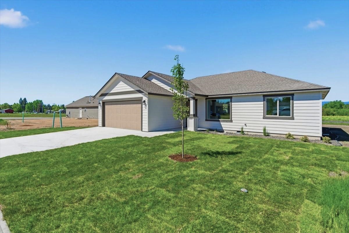 1207 N Layton Ave - Photo 1