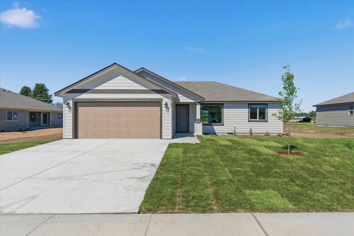 1207 N Layton Ave - Photo 2
