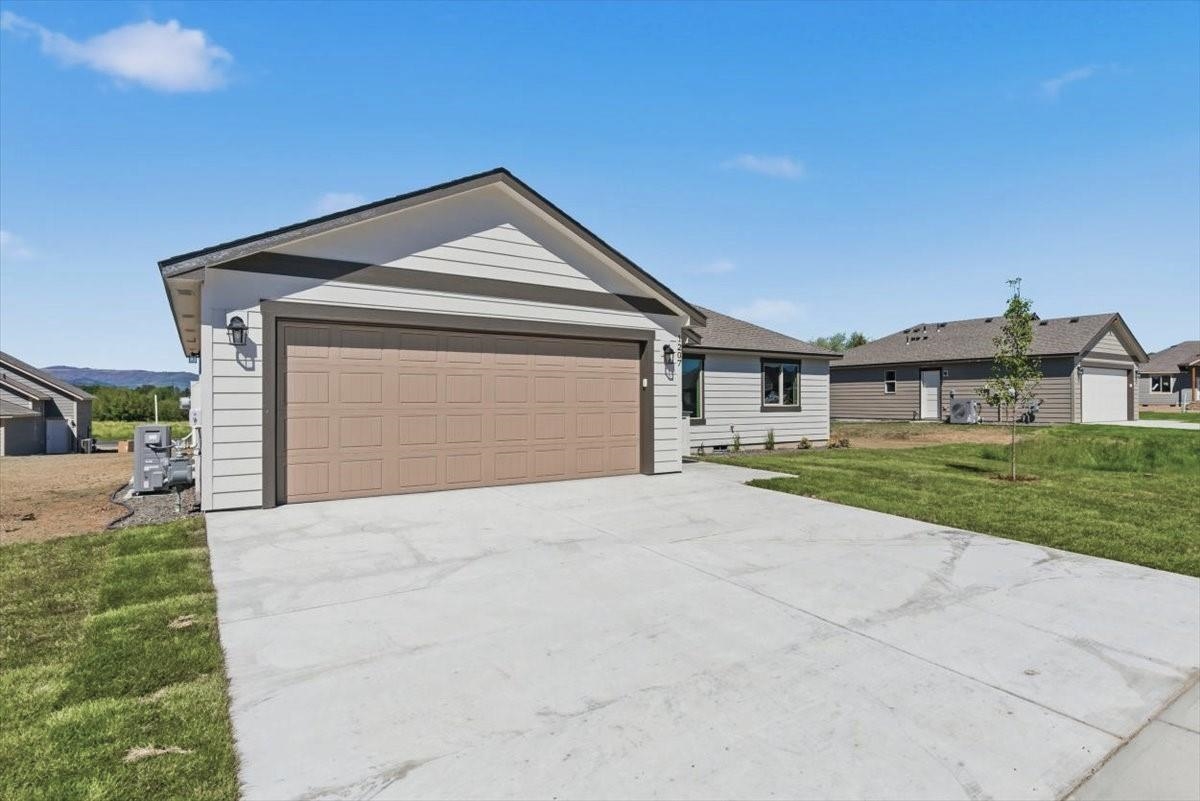1207 N Layton Ave - Photo 3