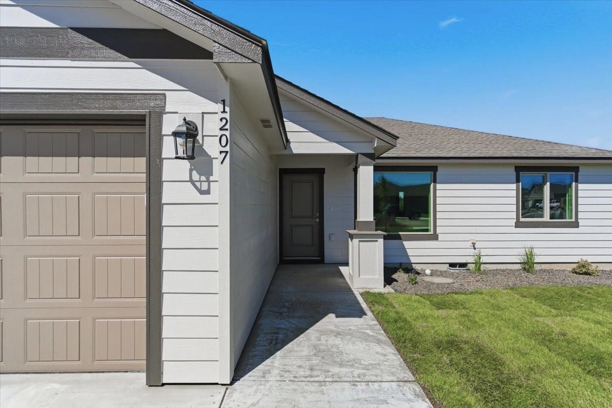 1207 N Layton Ave - Photo 4
