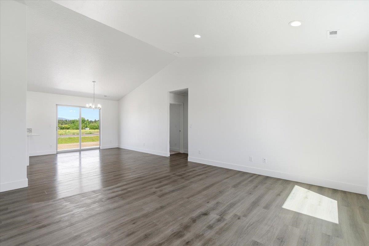 1207 N Layton Ave - Photo 5