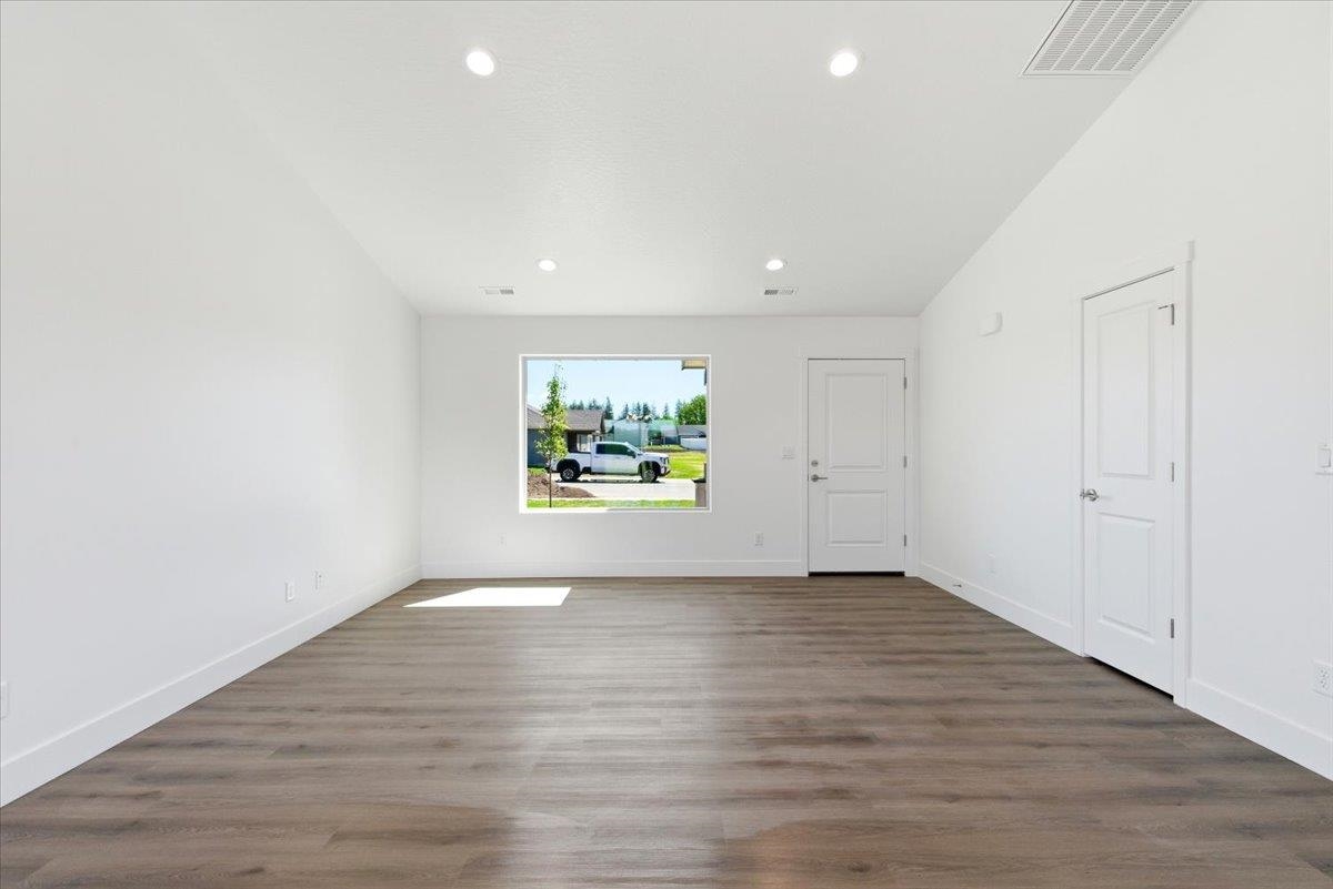 1207 N Layton Ave - Photo 6