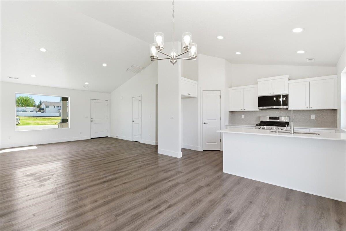 1207 N Layton Ave - Photo 9