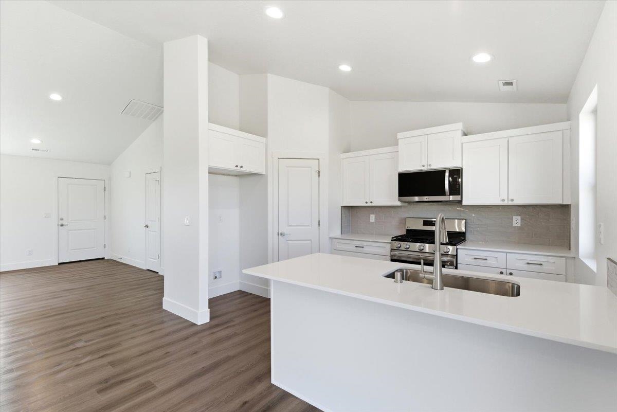 1207 N Layton Ave - Photo 10
