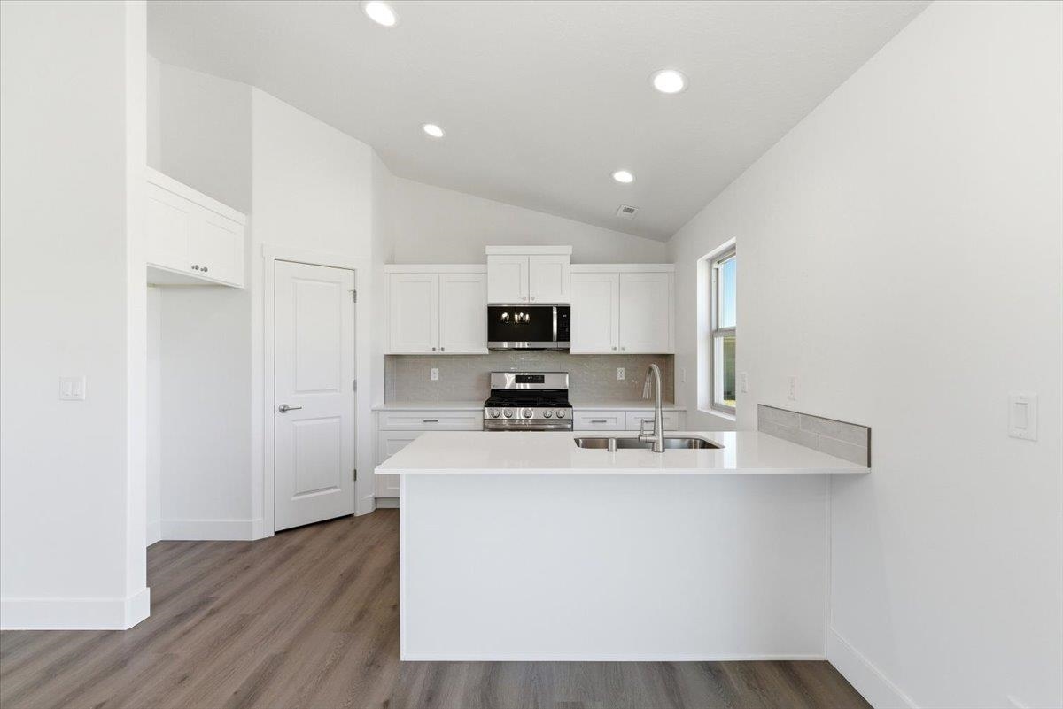 1207 N Layton Ave - Photo 11