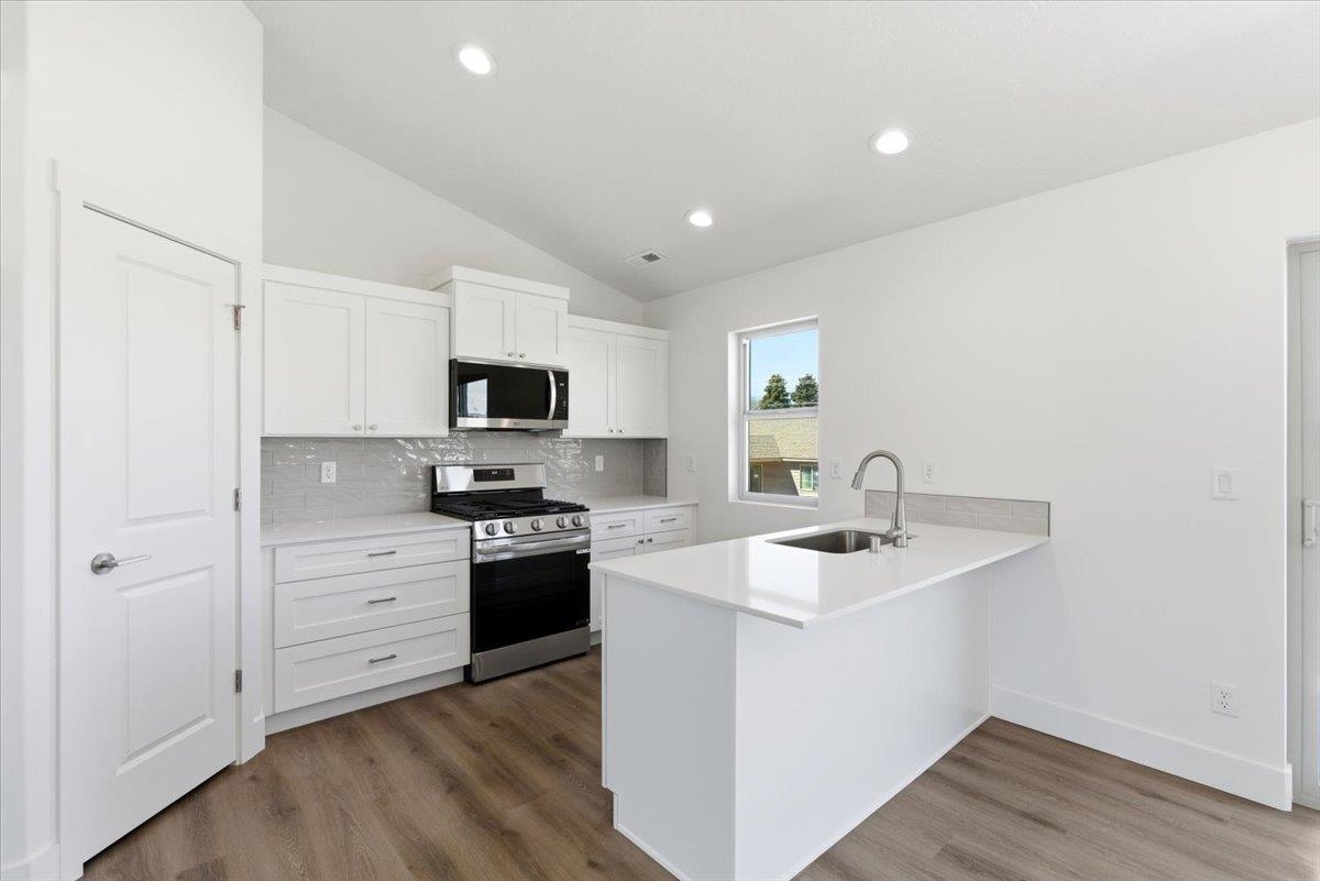 1207 N Layton Ave - Photo 12