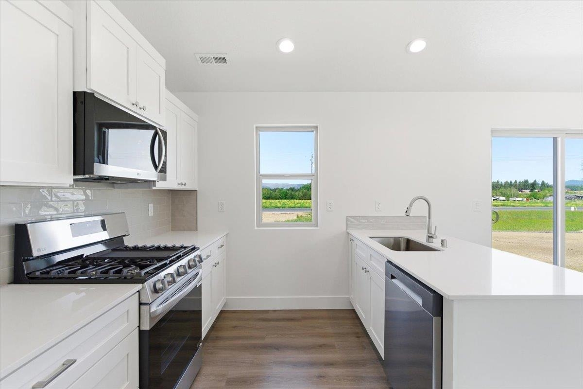 1207 N Layton Ave - Photo 13