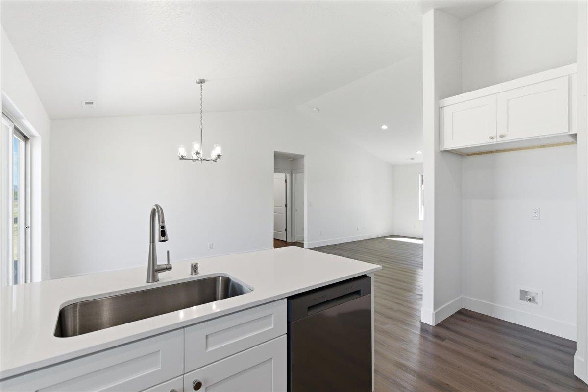 1207 N Layton Ave - Photo 15