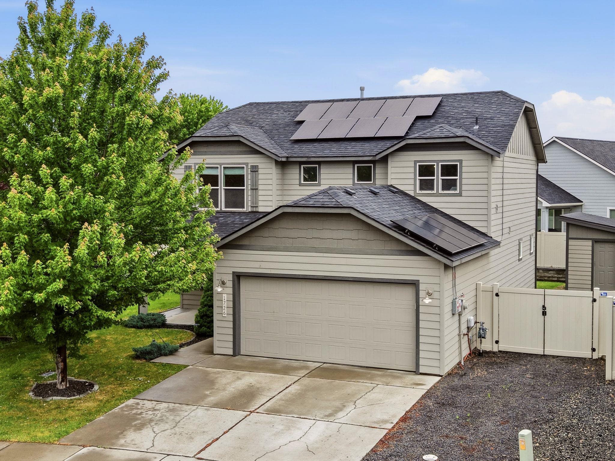 1726 N Caufield Ct - Photo 1