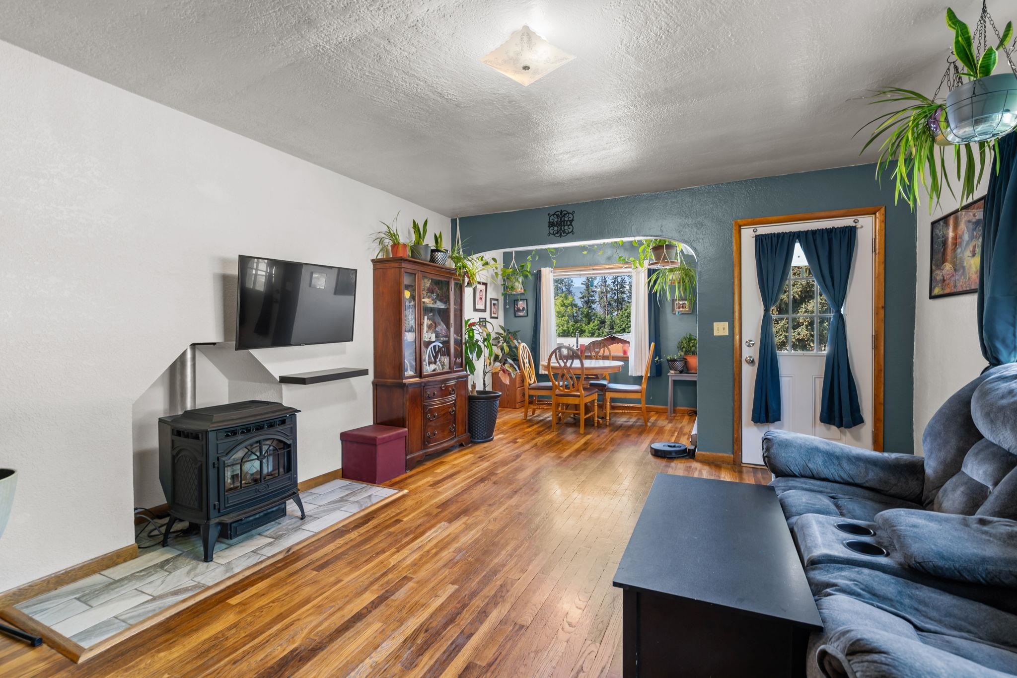 1060 E 8th Ave - Photo 4