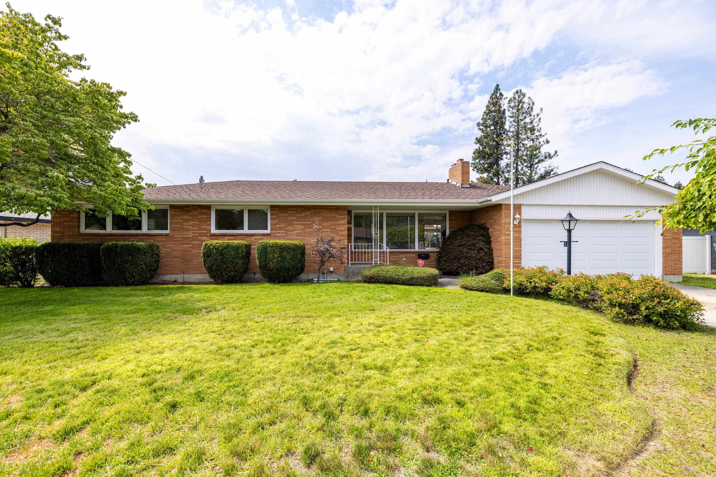 7225 N Valerie St - Photo 1