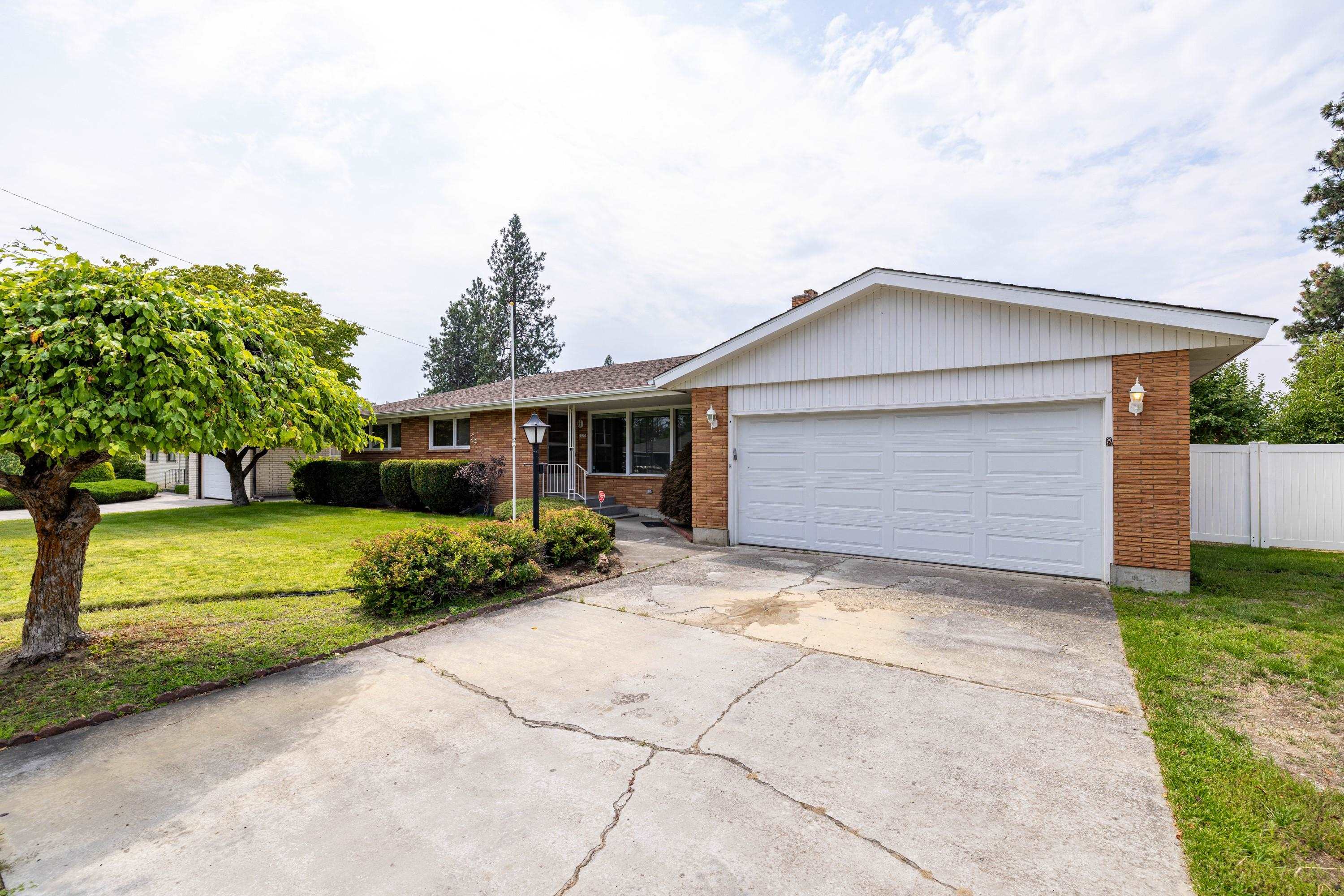 7225 N Valerie St - Photo 2