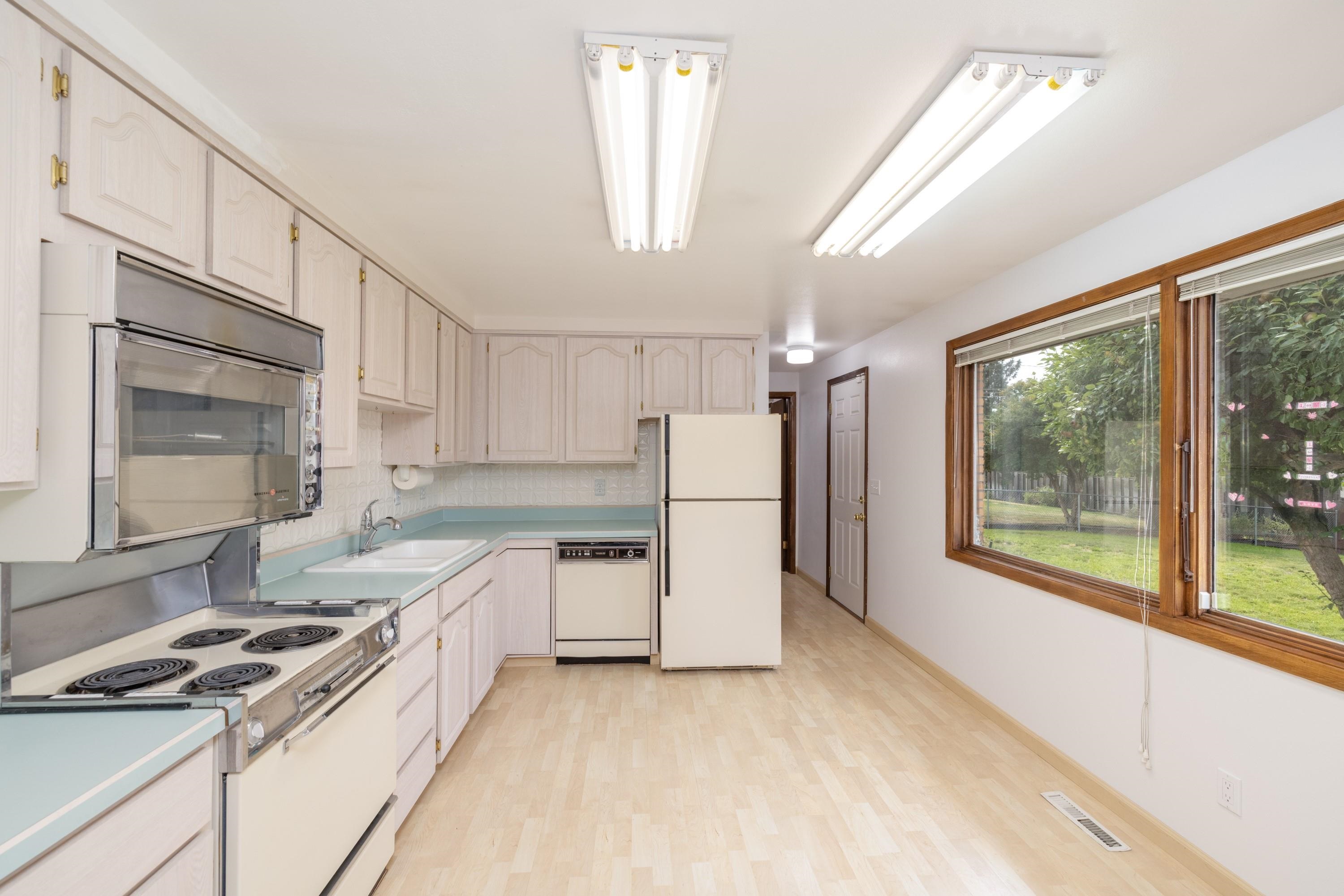7225 N Valerie St - Photo 9