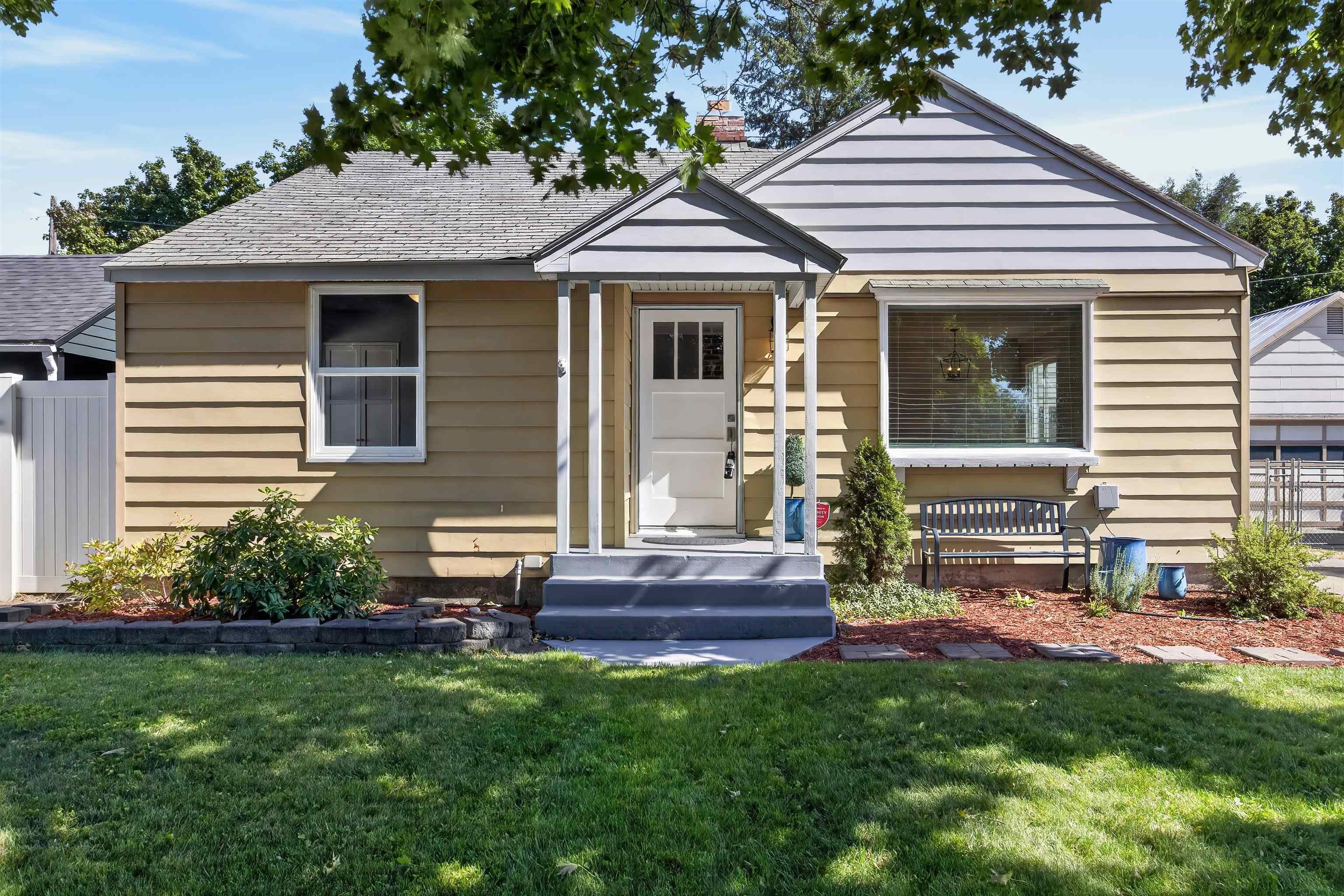 10012 N Andrew St - Photo 3