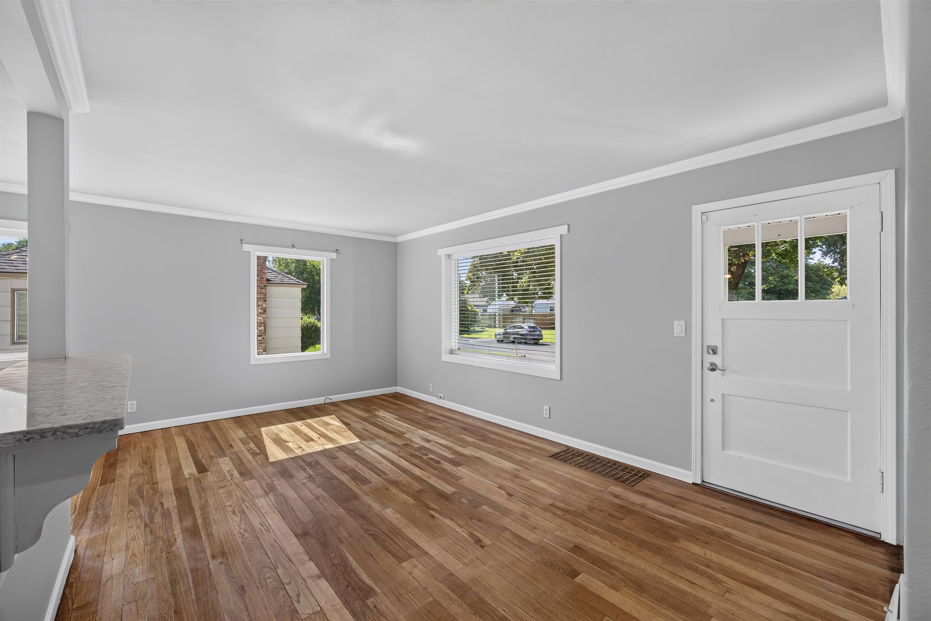 10012 N Andrew St - Photo 7