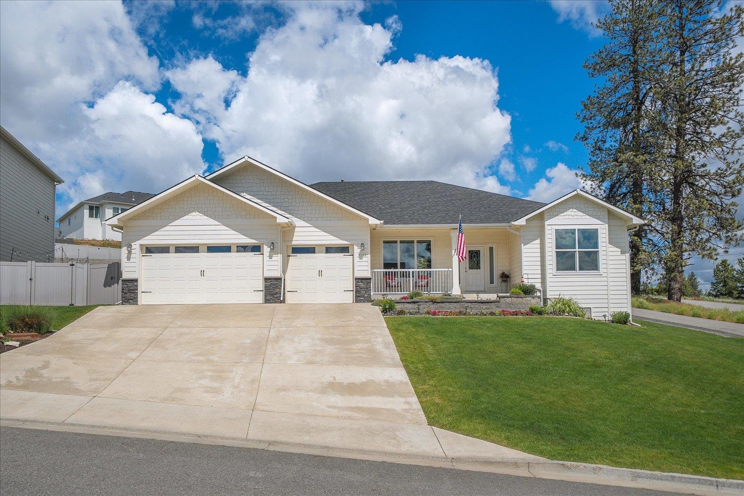 9302 W Floyd Dr - Photo 1