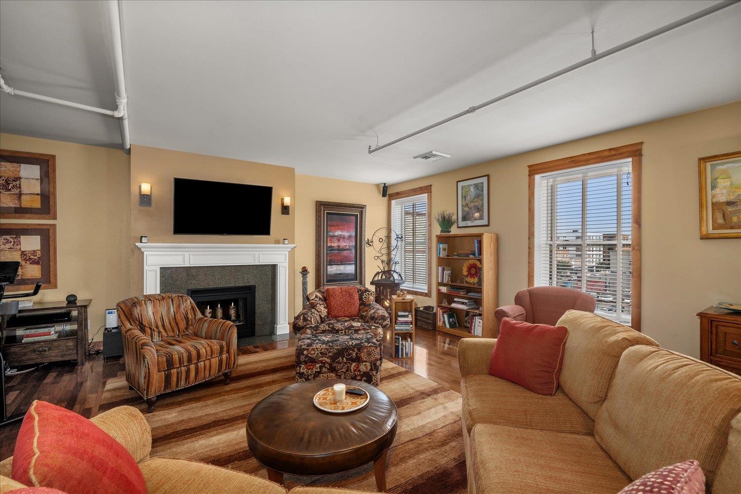 315 W Riverside Ave - Photo 9