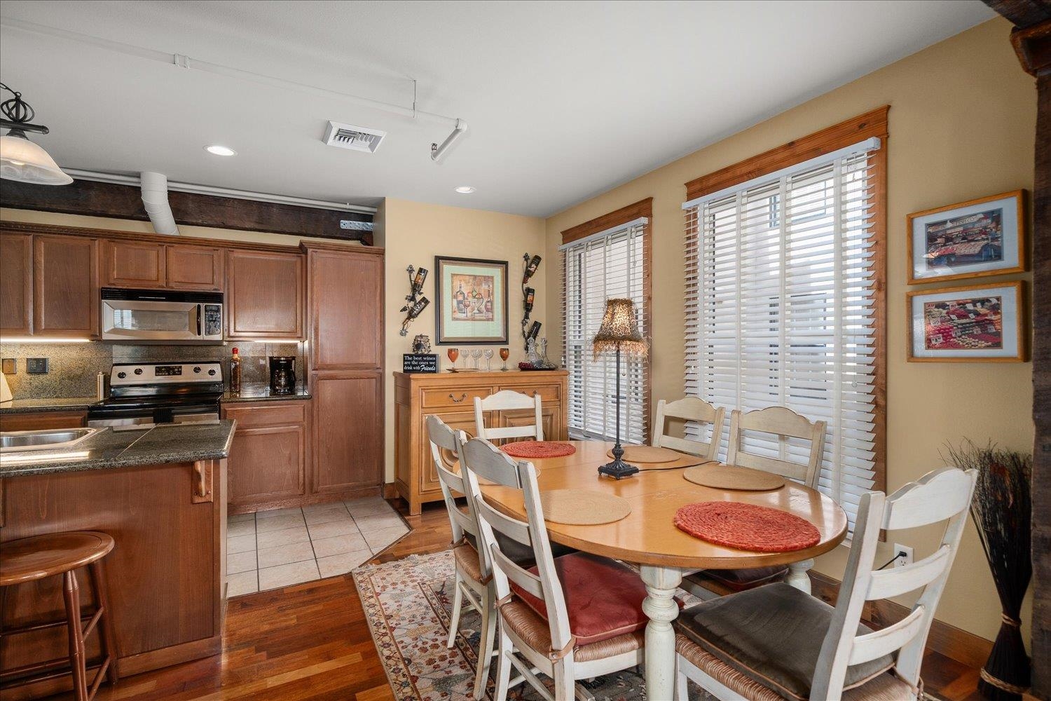 315 W Riverside Ave - Photo 10
