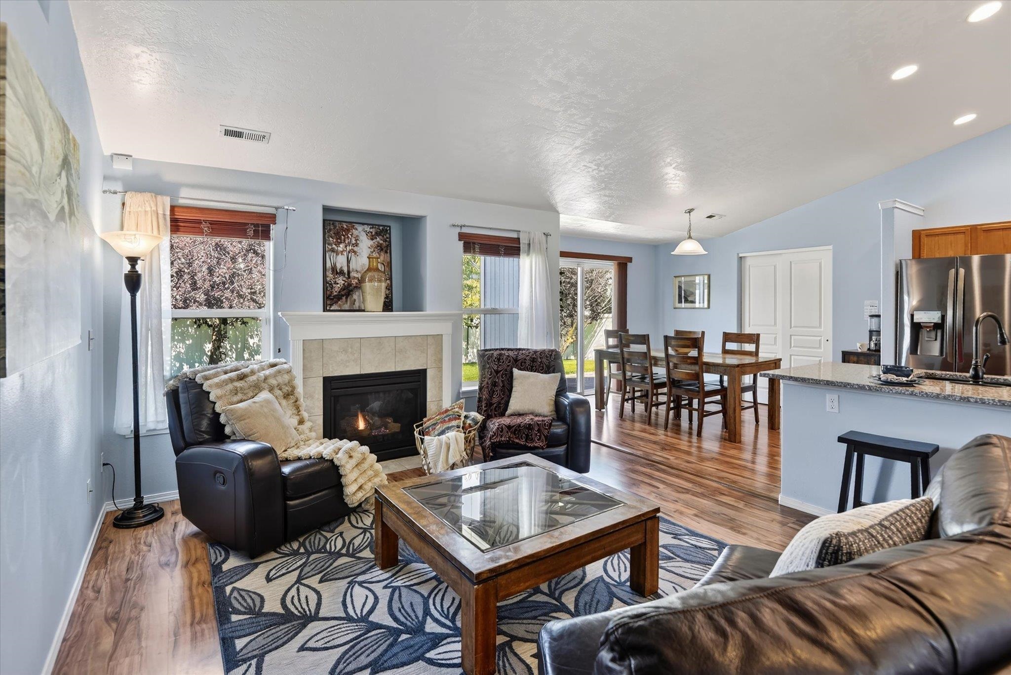 12428 W Pacific Ct - Photo 4