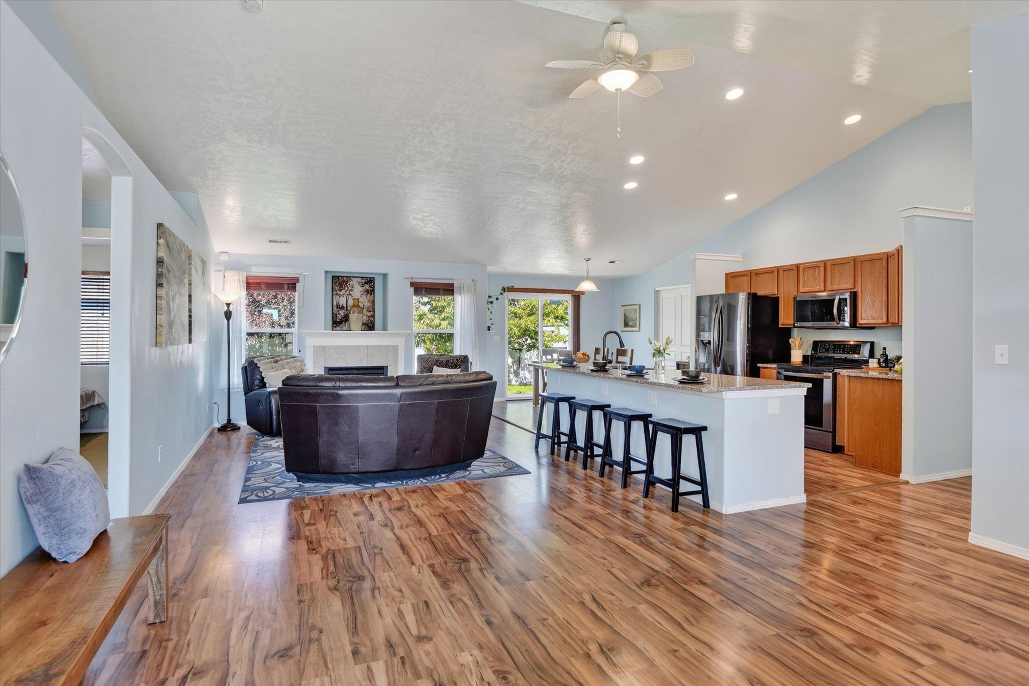 12428 W Pacific Ct - Photo 5