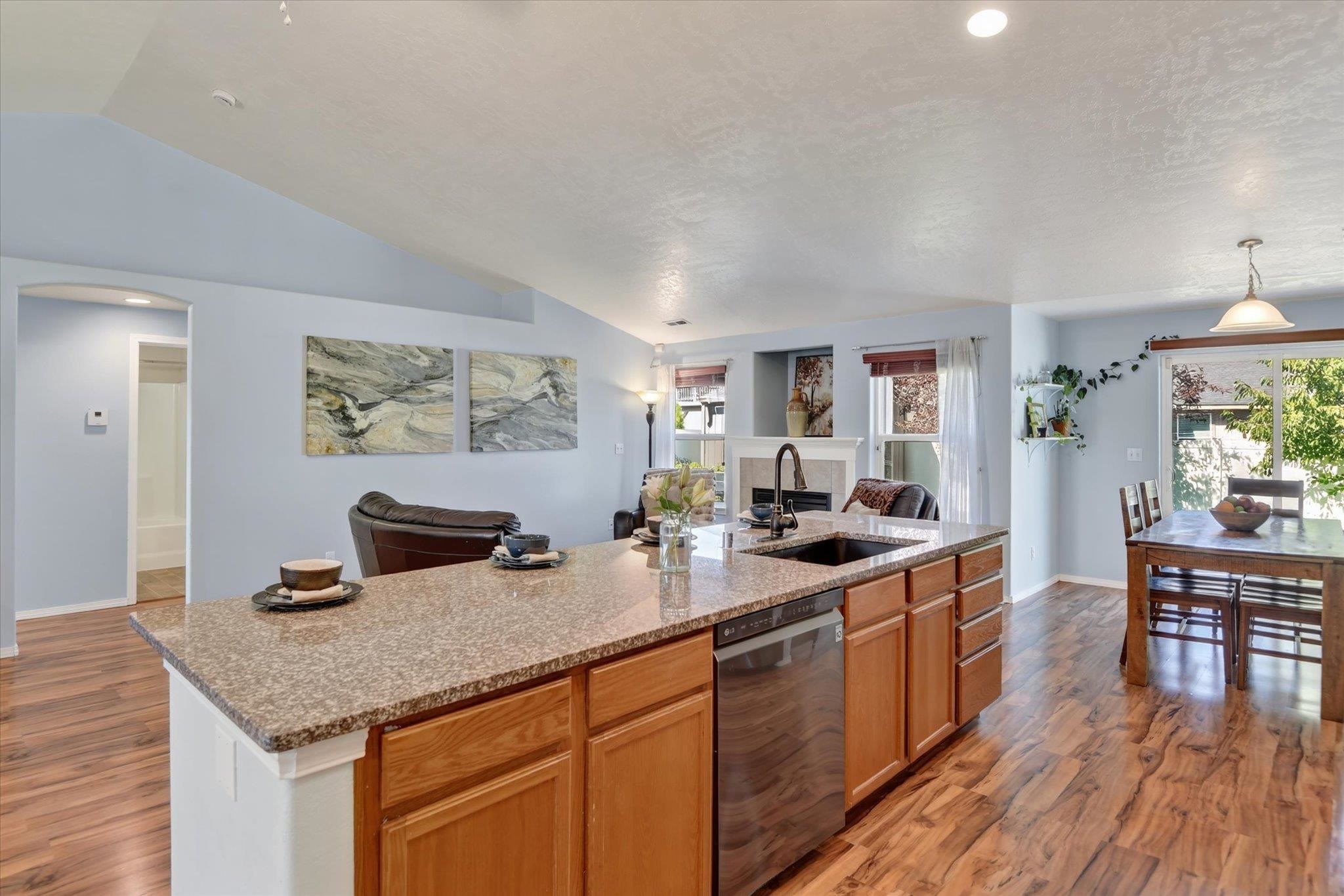 12428 W Pacific Ct - Photo 12
