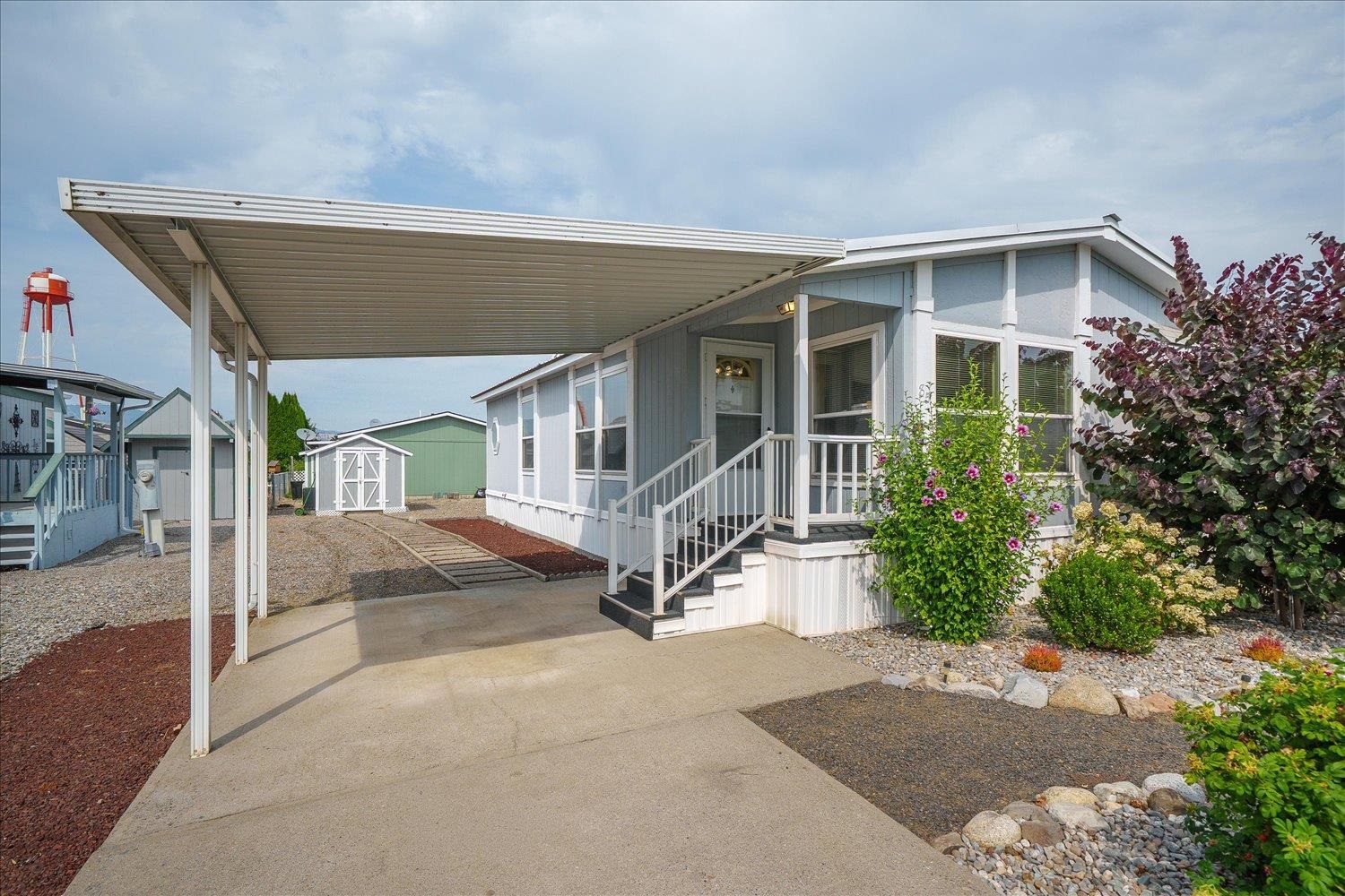 19029 E Boone Ave - Photo 2