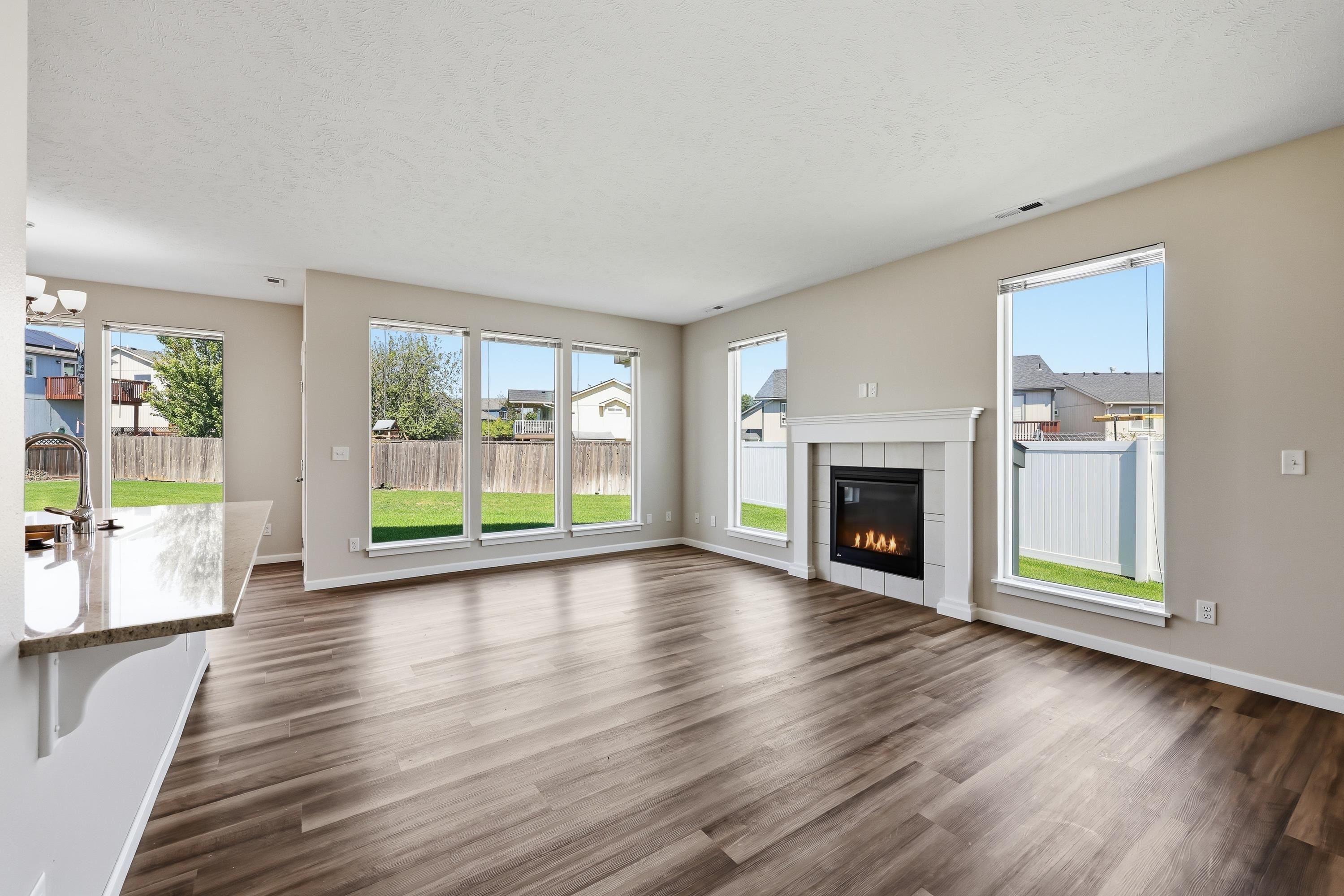 1610 W Lavender Ct - Photo 2