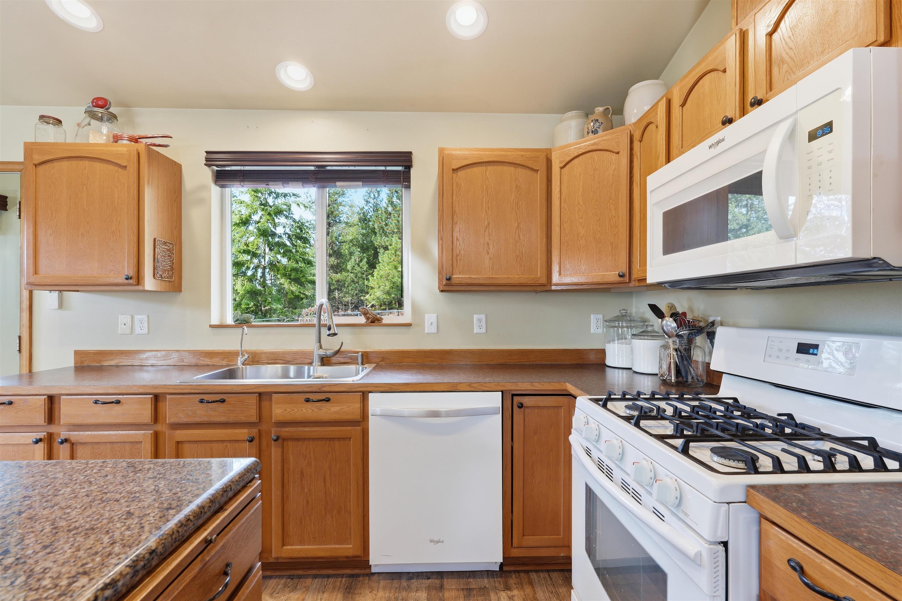 702 McCammon Dr - Photo 13