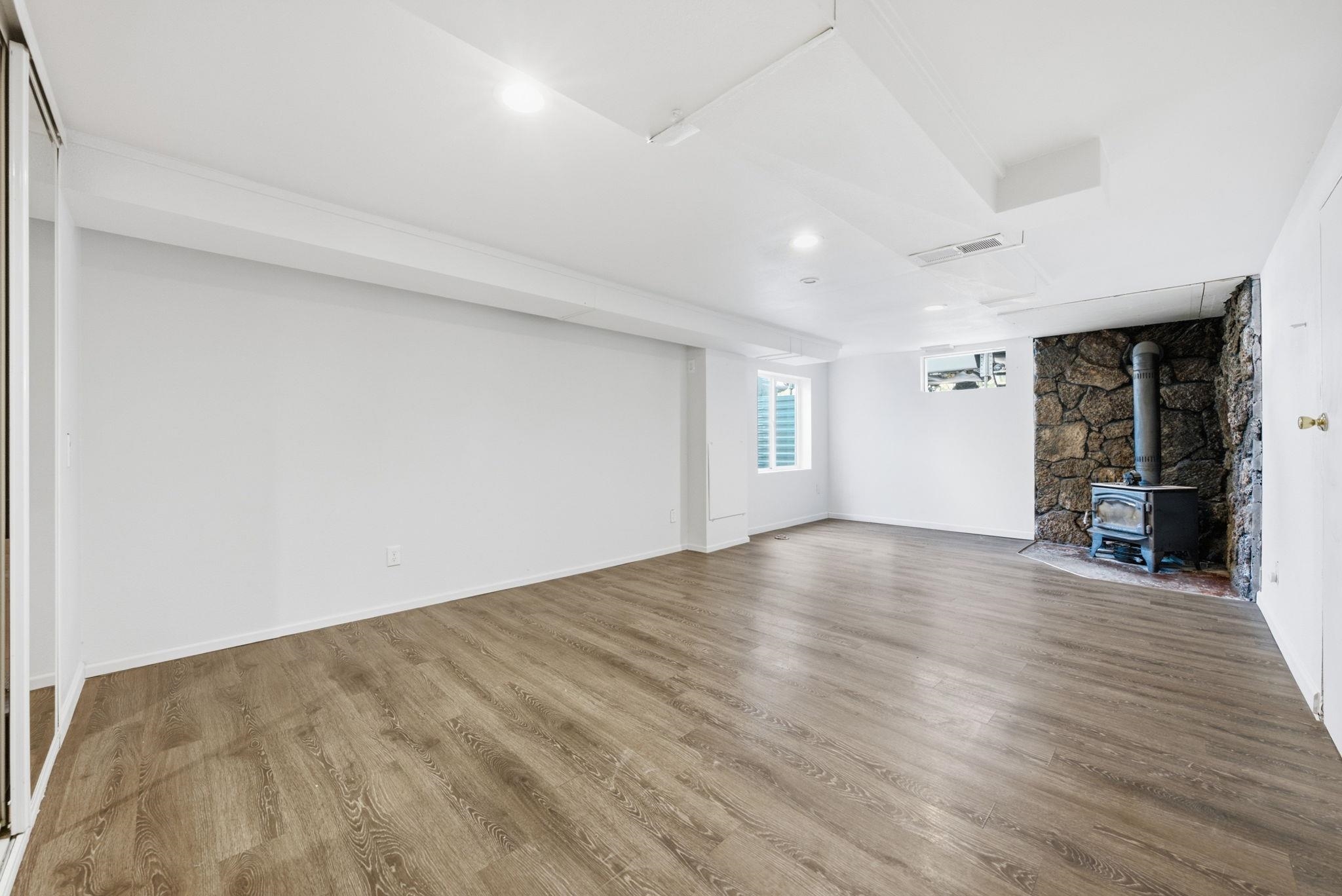 1410 E Thurston Ave - Photo 17