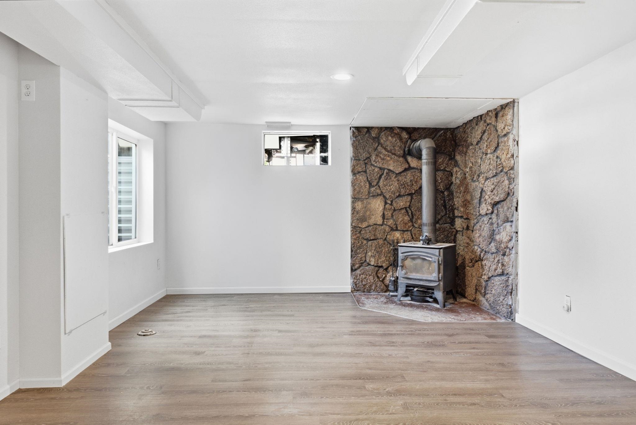 1410 E Thurston Ave - Photo 18