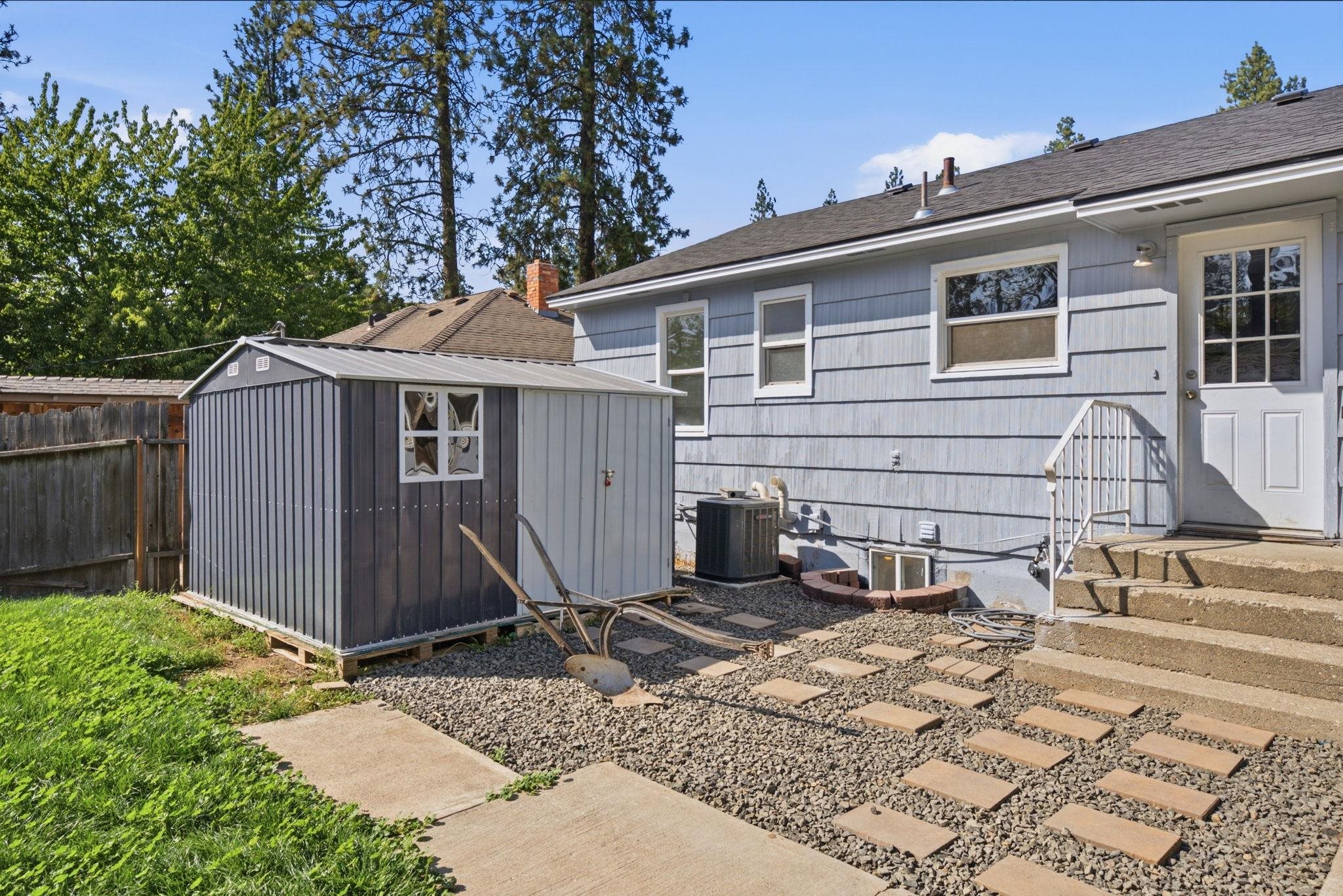 1410 E Thurston Ave - Photo 27