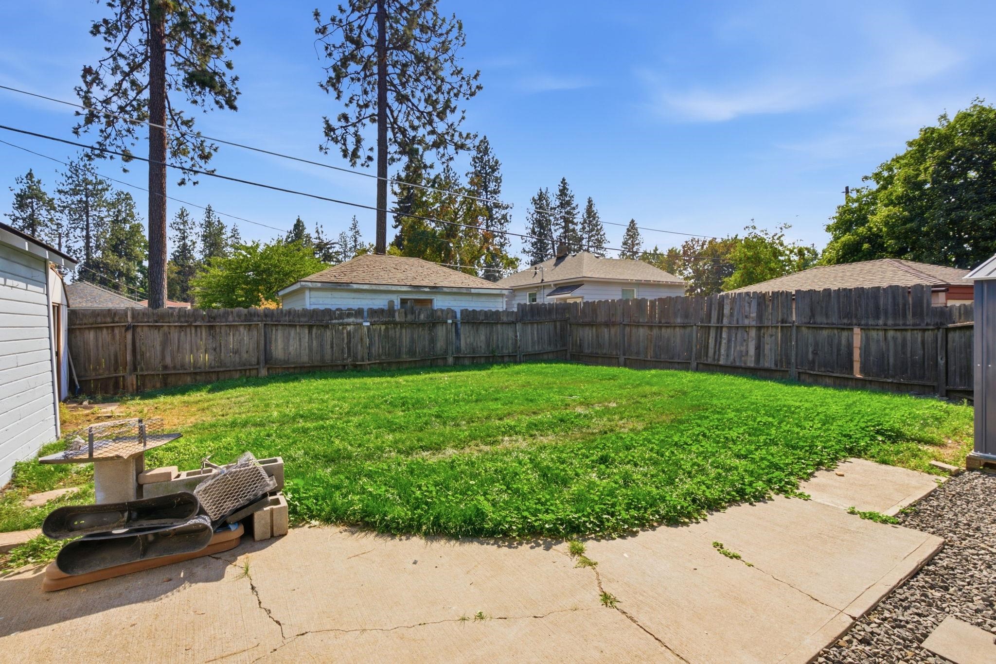 1410 E Thurston Ave - Photo 28