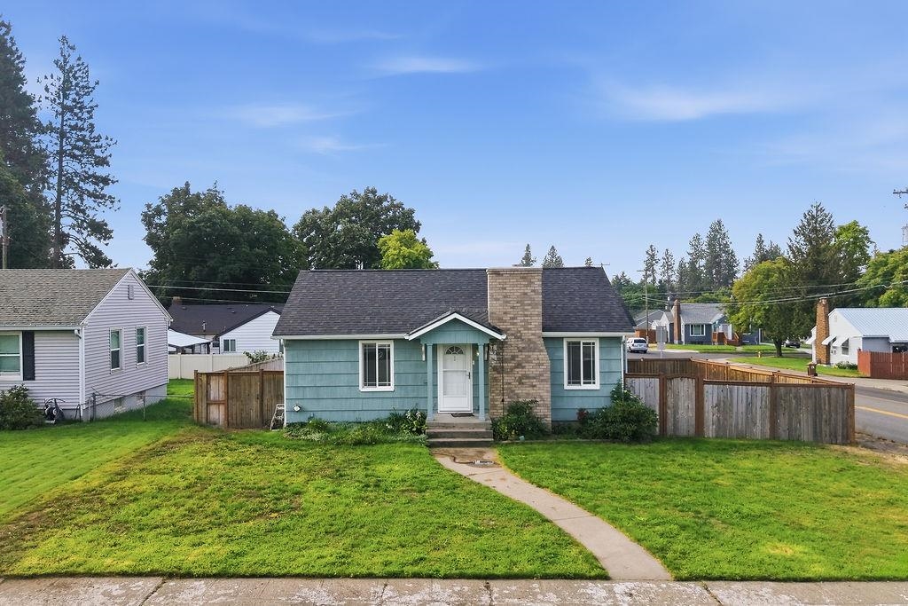 2527 W Lacrosse Ave - Photo 1