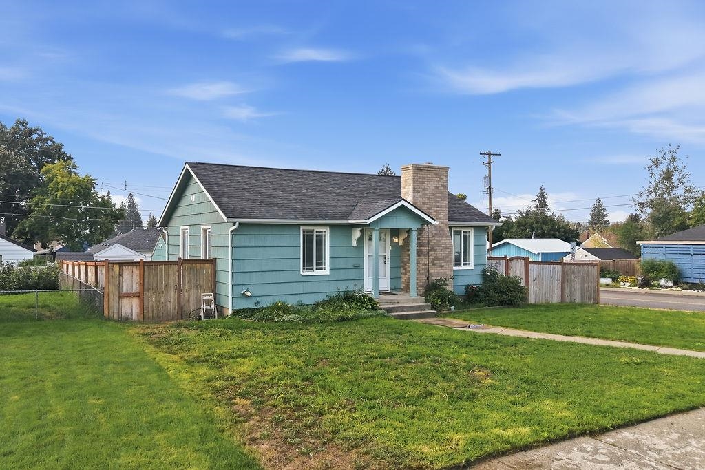 2527 W Lacrosse Ave - Photo 2