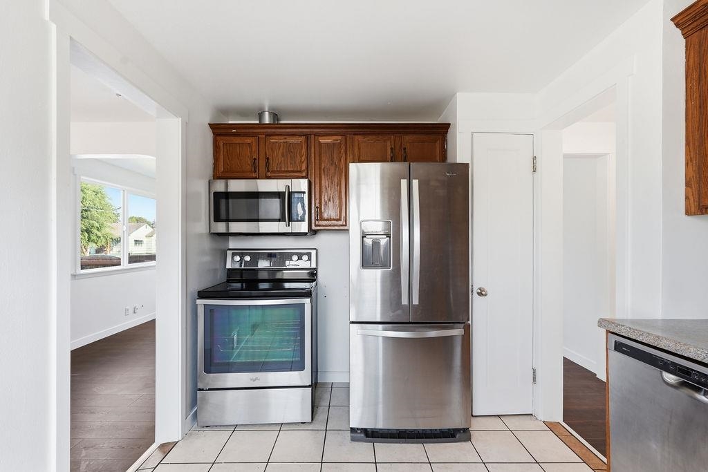 2527 W Lacrosse Ave - Photo 13