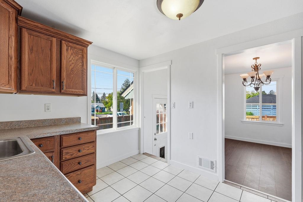 2527 W Lacrosse Ave - Photo 14