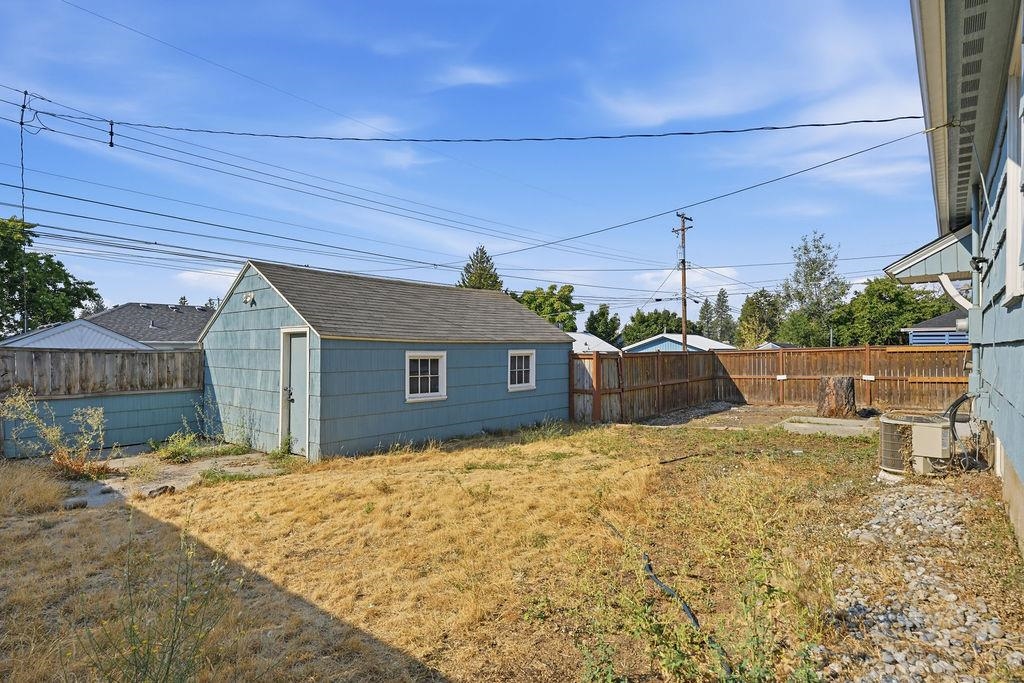 2527 W Lacrosse Ave - Photo 33