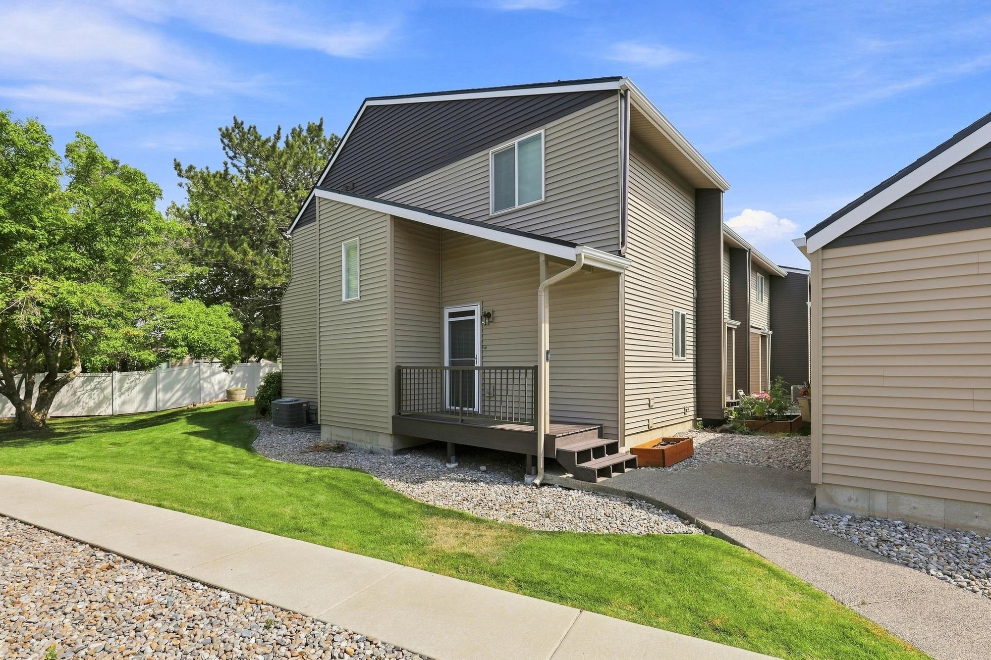 23011 E Colt Ln - Photo 1