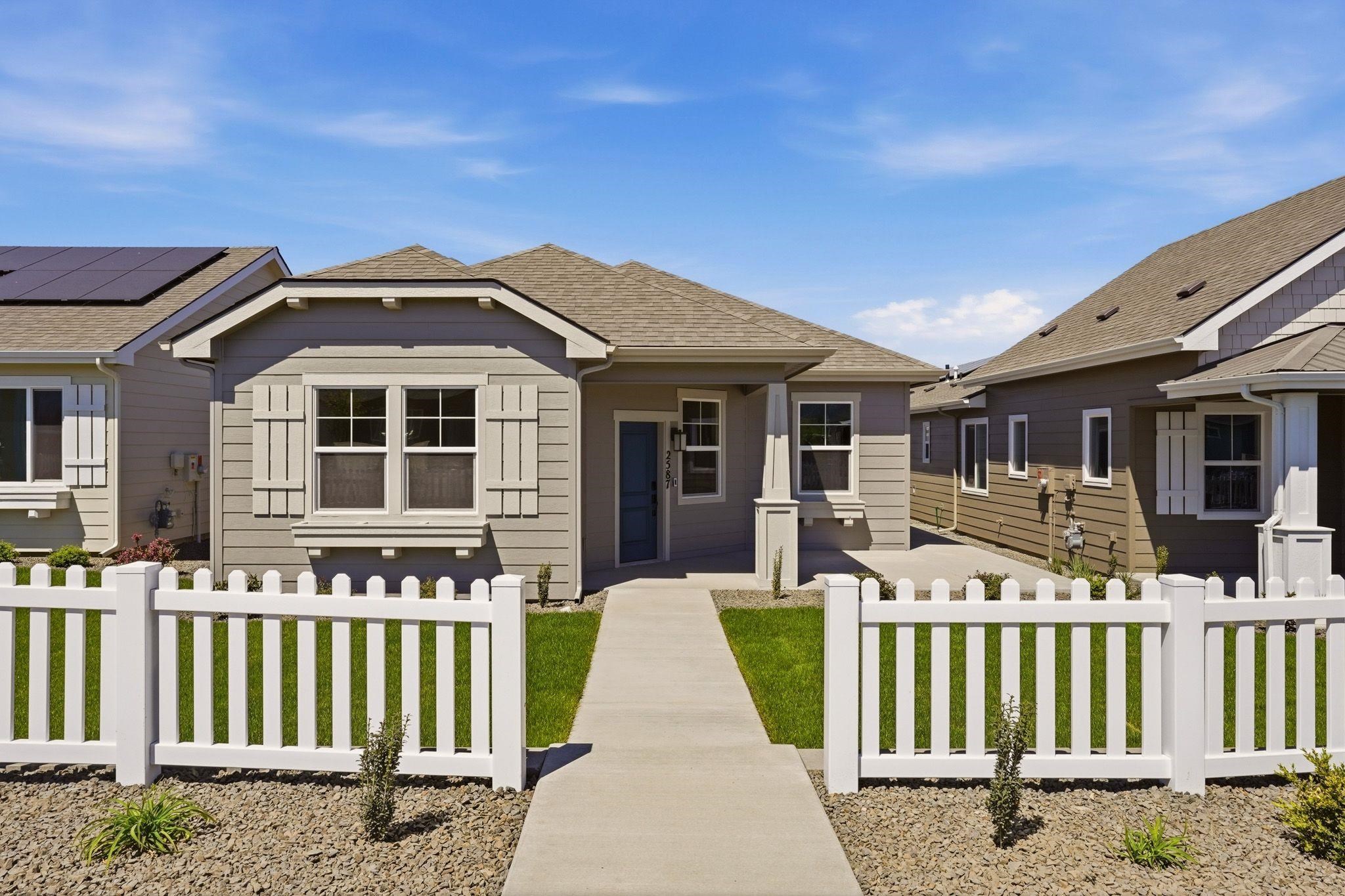 2587 N Rydal Ln - Photo 1