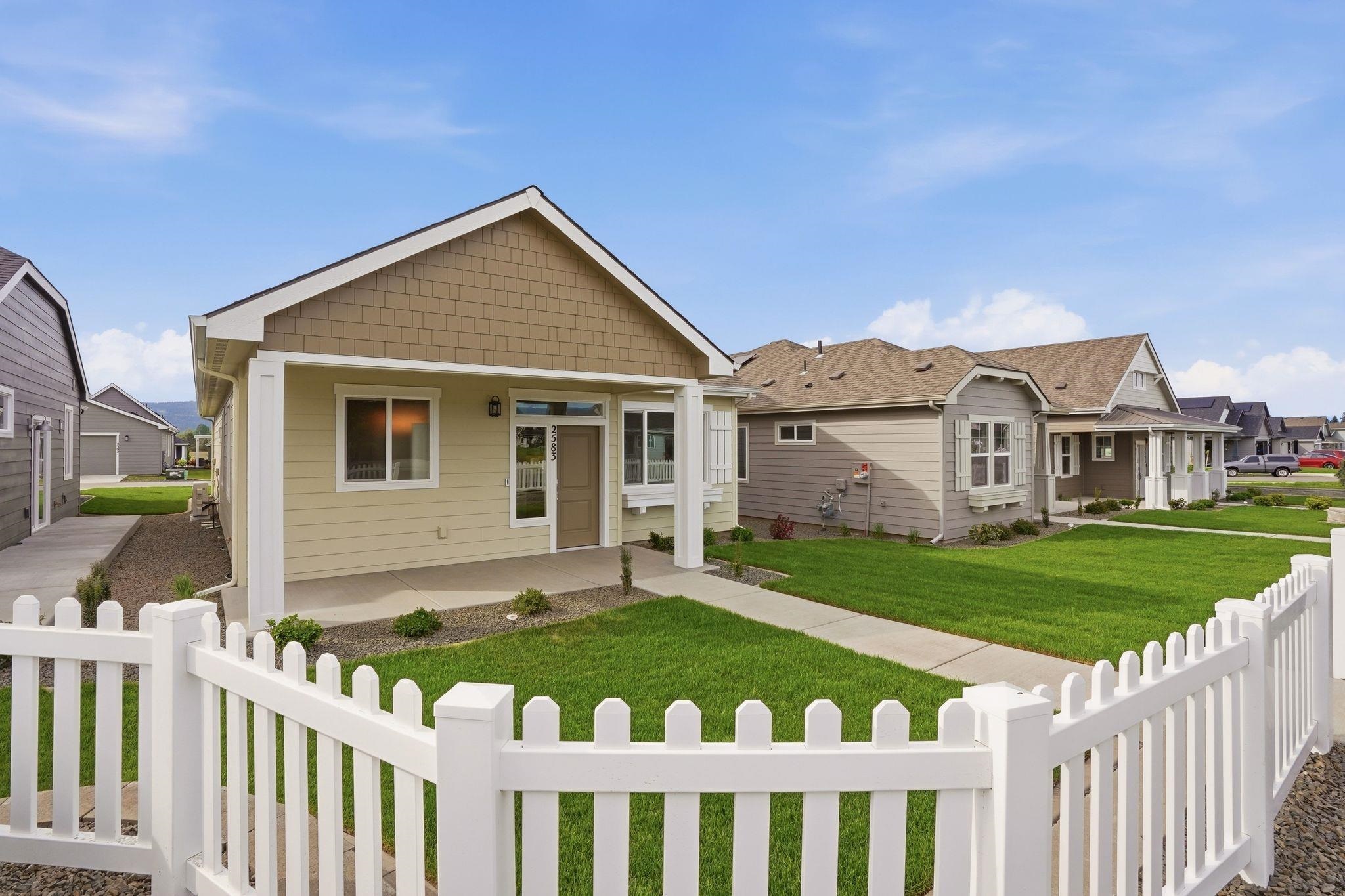 2583 N Rydal Ln - Photo 2