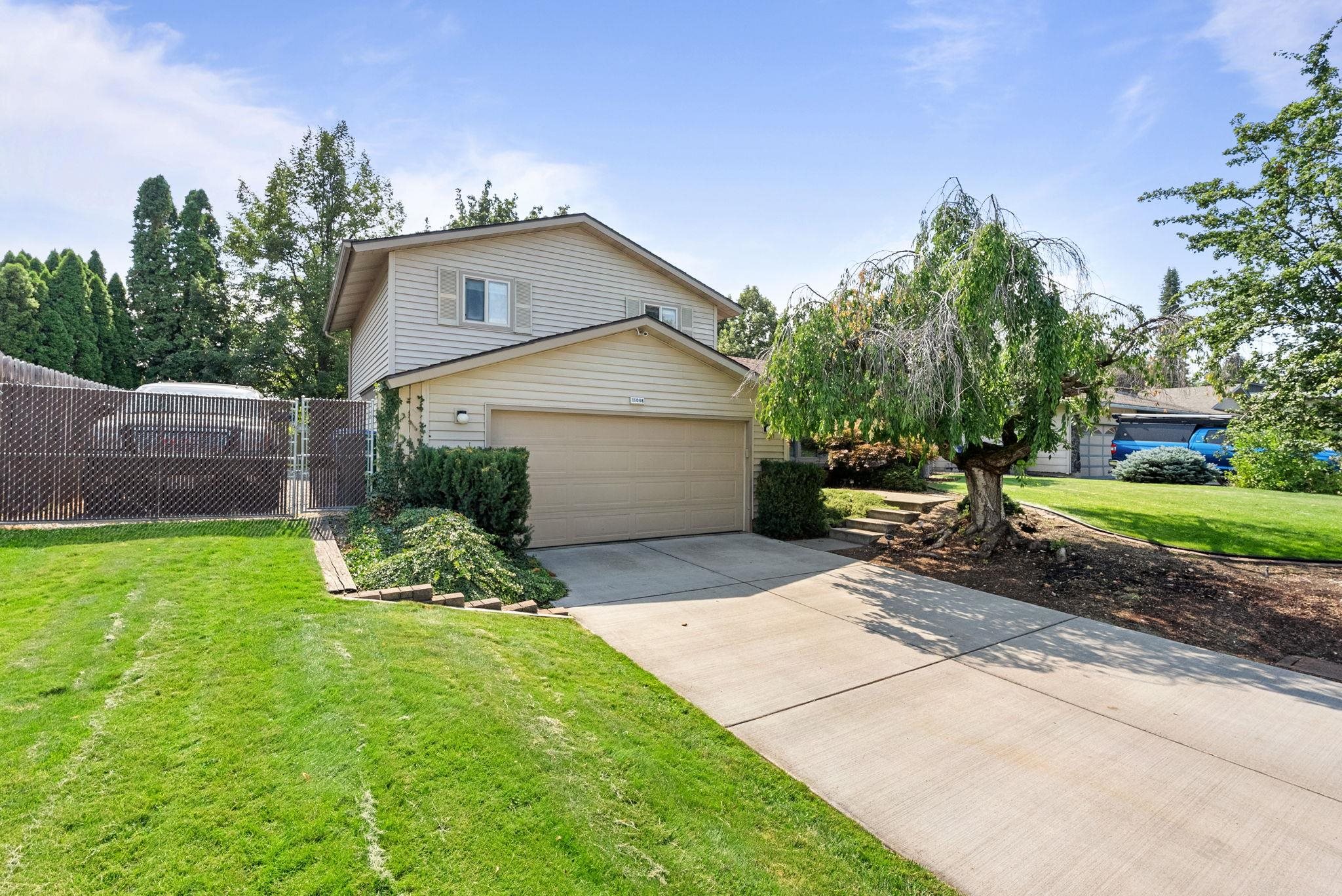 11008 E 35th Ave - Photo 2
